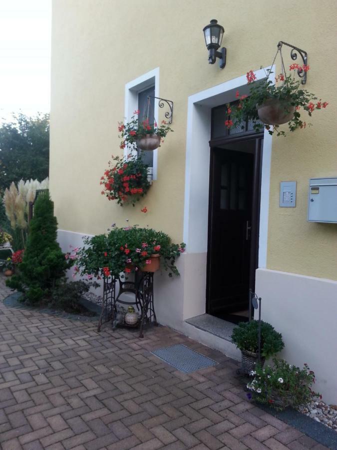 Ferienzimmer Familie Schmidt Grossdeuben Ngoại thất bức ảnh